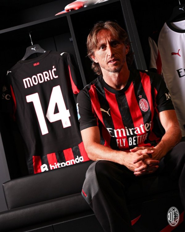 Phóng viên: Con trai và con gái lớn của Modric hiện đang được đào tạo ở Milan, và con gái của cô ấy có một bóng đá rất tài năng