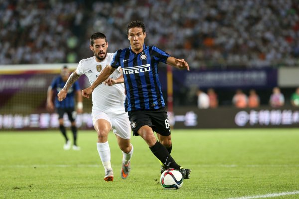 Hernanes: May Inter Milan đánh