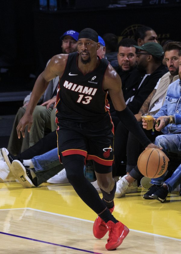 Adebayor: Tôi có thể thích ứng