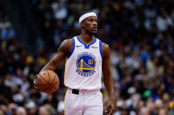 Warriors sẽ gặp Heat trong trậ